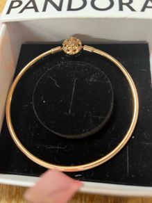 Pandora Rose Gold moments Bangle