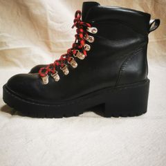 Sketchers size 6.5. Ankle boots as new. Funky
