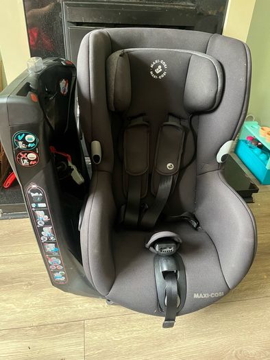 maxi cosi swivel child's car seat