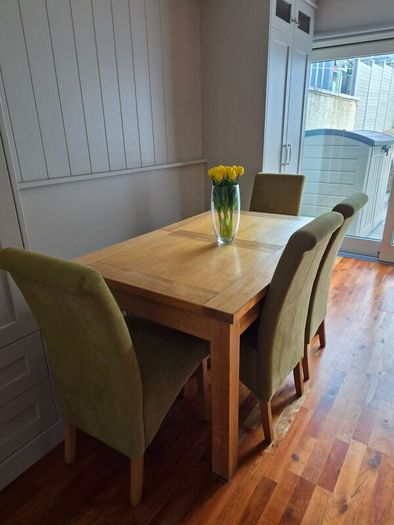 Solid Oak Dining Table and chairs