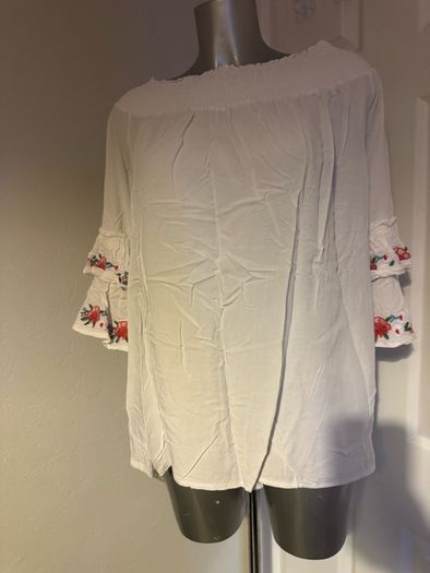 John & Tina off shoulders embroidered blouse size UK18 EU46 Postage included