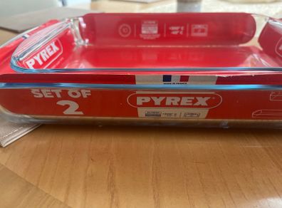 Set Large Pyrex Dishes