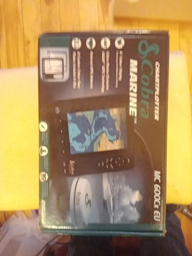 cobra colour marine chartplotter