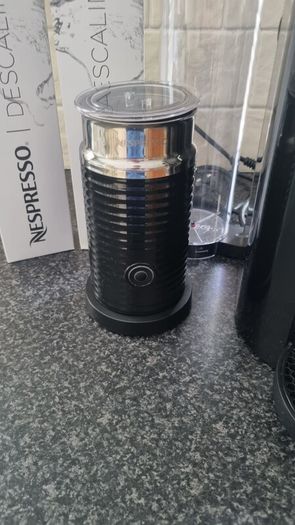 Nespresso Virtuo Coffee Machine & Accessories