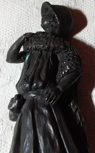 bronzed style lady