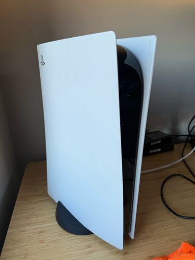 PS5 (1TB Expansion, Controller, Disc Drive included)