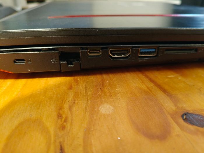 Acer Predator Helios 300 (PH317-52), 17.3" 144Hz Gaming Laptop, For Repair or For Parts