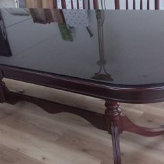 Dining room table