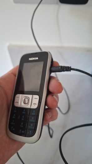 Nokia 2630 , with charger