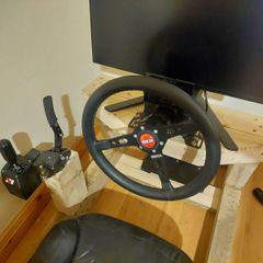 MOZA R9 (with accessories)