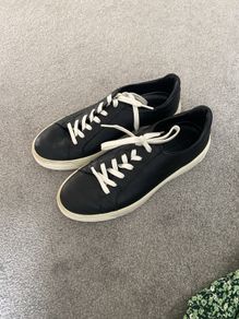 Black/white Ecco runners