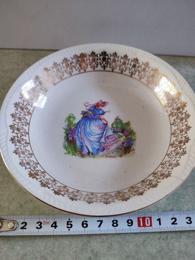 Vintage Royal Alma Bone Cina Bowl 24 K. Gold.
