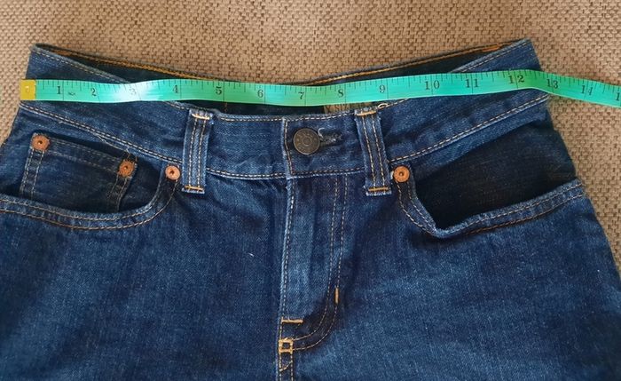 Polo Ralph Lauren denim jeans 26 waist and 28 leg in very good condition with no issues see last two photos for exact measurements probably a kids size 14 or an adults xs FREE STANDARD POSTAGE INCLUDED