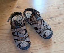 Geox Strada closed toe sandal