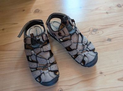 Geox Strada closed toe sandal