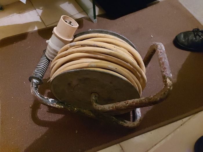 120V Industrial Trade Cable Reel, With 2 Outlets, working fine