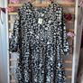 dress Bnwt primark black & white dress size 12 Bnwt v neck tiered dress Image 2