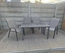 garden table and chairs