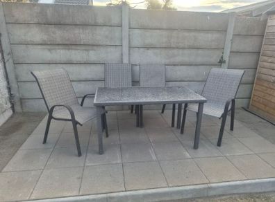 garden table and chairs