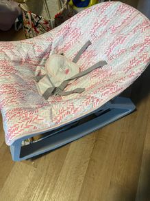 Baby bouncer chair - pink pattern