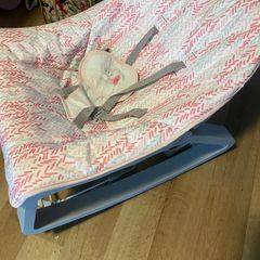 Baby bouncer chair - pink pattern