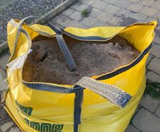 FREE  Approx.  tonne Sharp/Building Sand  Carri