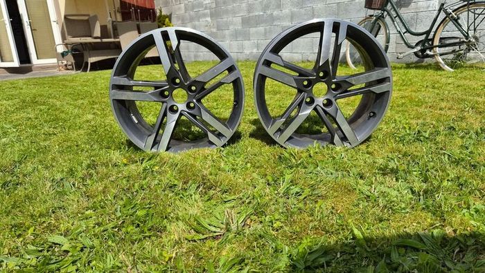 Audi A4 Gloss silver alloy rims