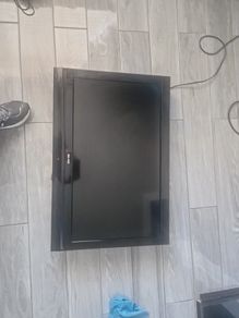 32" walker tv