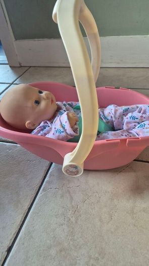 baby anabel and car seat