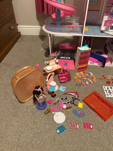 Lol doll house & Extras