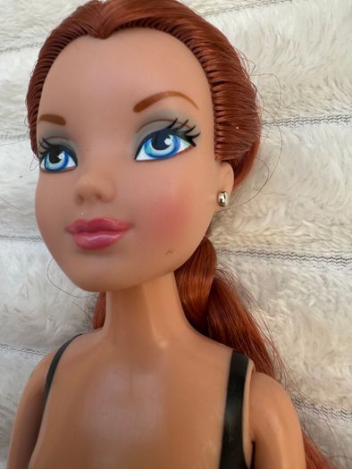 Shrek Princesses Princess Fiona Kung Fu Action Doll Dreamworks 2007 Used Her legs are a bit too lose Please see photos