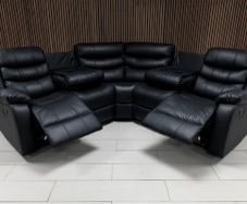 Recliner sofas