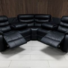 Recliner sofas