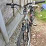 hello this is a Raleigh Resonator Pro aluminium mountain/hybrid bike, with front suspension, 26" wheels and likely 21 gears  fair condition fully working order.  price to sell 60 euro fixed price collection only. Image 6