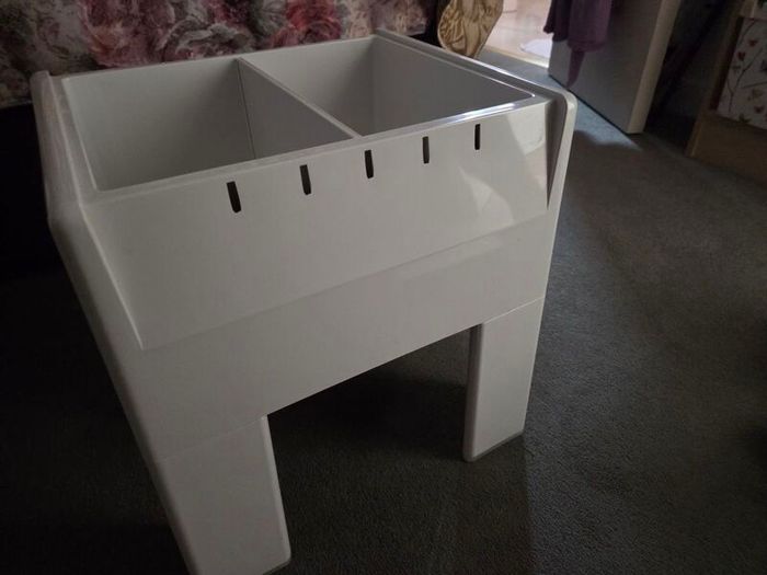 Lovely bathroom stool with storage