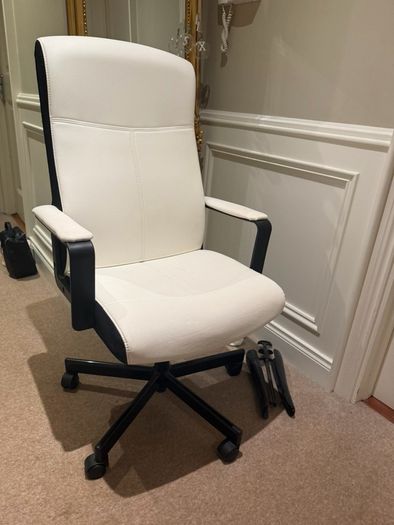 desk chair