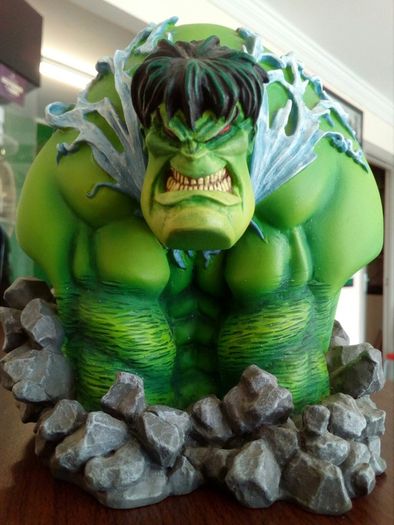 Incredible Hulk mini bust