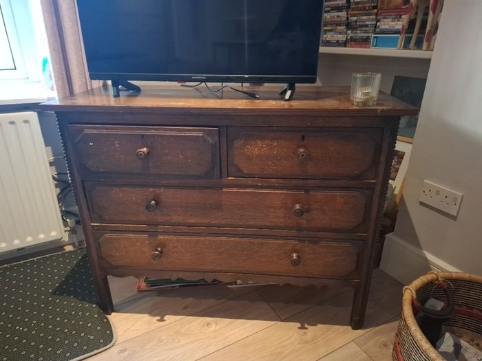 Chest of drawers