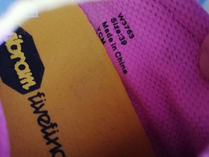Vibram FiveFinger shoes size 39