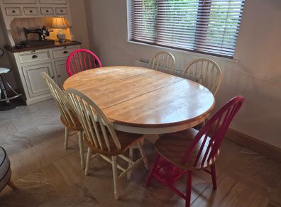 Dining Table & 6 Chairs