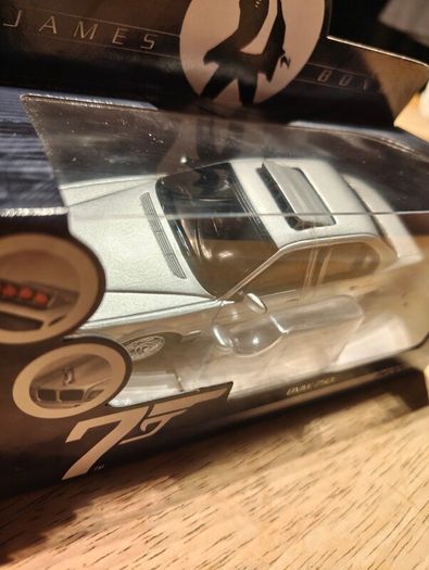 Corgi 1:36 007 James bond BMW 750i Tomorrow Never Dies