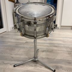 Newsound 14" snare drum and stand