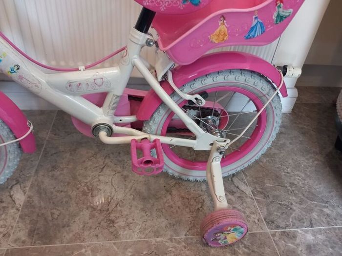Disney Princess Kids bike size 14 inch wheels