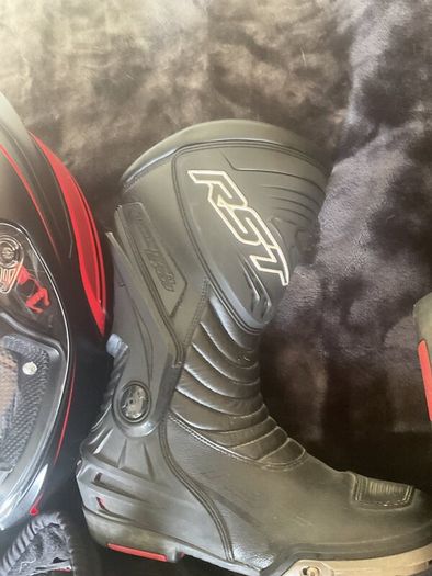 Ladies Motorcycle Gear