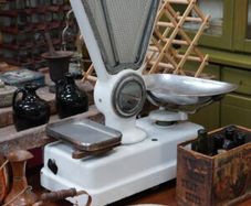 Antique Avery Shop Scale