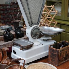 Antique Avery Shop Scale