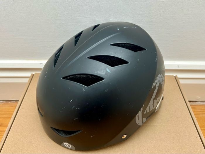 Black Bike / E-Scooter Helmet