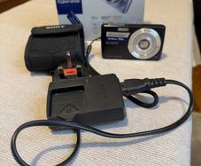 Sony cyber- shot digital camera dsc-w620