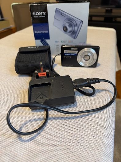 Sony cyber- shot digital camera dsc-w620