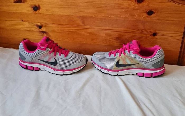 2012 Nike icarus Size 8 eu 42.5 pink/grey In excellent condition